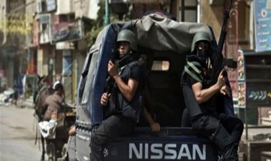 مختل عقليا يقتل أمه ويصيب والده وجدته ببنها