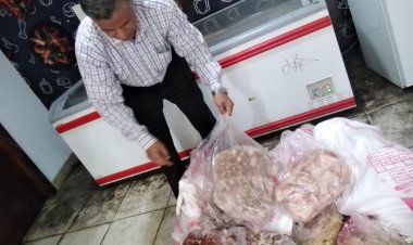 ضبط ربع طن دواجن غير صالحة للاستهلاك الآدمي بالأقصر.. صور