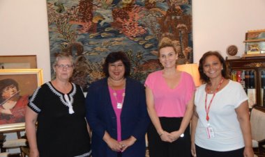 وزيرة الثقافة تتسلم الدعوة الرسمية للمشاركة بمؤتمر إدنبرة الدولي باسكتلندا