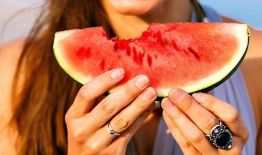 يساعد على النوم وجلب الطاقة.. حقائق صادمة عن قشر البطيخ