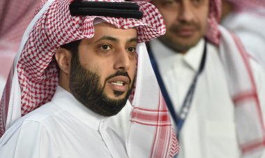 تركي آل الشيخ: حزين على حال رونالدو.. الأندية تتسابق على رفضه