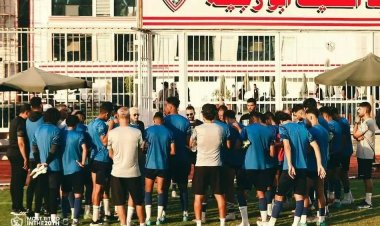 مرتضى منصور يحفز لاعبي الزمالك ويطالبهم بحصد الكأس.. صور