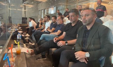 الجهاز الفني للمنتخب يتابع مباراة الأهلي والزمالك باستاد القاهرة