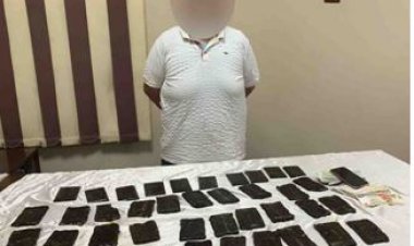 القبض على مسجل خطر بحوزته 5 كيلو حشيش بالوراق