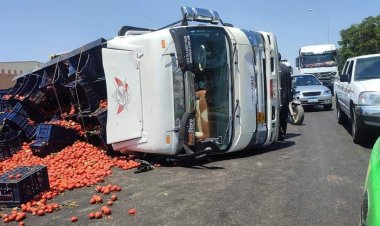 إصابة 10 أشخاص في حادث تصادم سيارتين بالمنطقة الصناعية في المنوفية