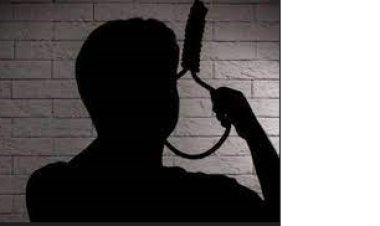 عامل يشنق نفسه بعد مغادرة زوجته المنزل بأوسيم
