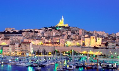 تداعيات موجة الحر الشديدة.. فرنسا تفتح حمامات السباحة مجانًا