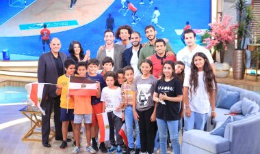 الأربعاء.. منى الشاذلي تحتفل بأبطال إفريقيا لليد