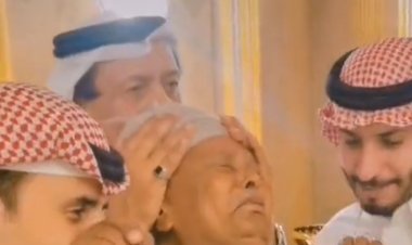 بالقبلات والدموع.. حكاية عائلة سعودية تودع وافد مصري عمل لديهم لمدة 40 عاما