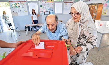 إقبال ضعيف من التونسيين عقب إغلاق أبواب الاقتراع للاستفتاء على الدستور