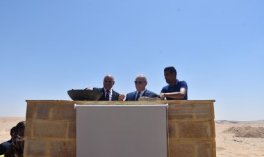 وضع حجر الأساس لمشروع 100 فدان والمستشفى الجامعي بالأقصر