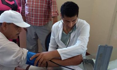 تقديم خدمات طبية لـ435 شخصا خلال قافلة سكانية شاملة بالبحيرة