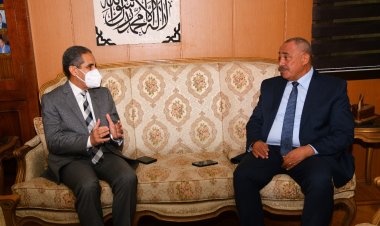 محافظ الغربية يهنئ مدير مديرية الأمن بمنصبه الجديد 