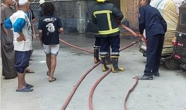 بالصور| إخماد حريق فى مصنع ملابس بالزاوية الحمراء