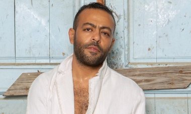 بالفيديو.. تامر عاشور يفتتح موسم الصيف بأغنية «هي الناس»