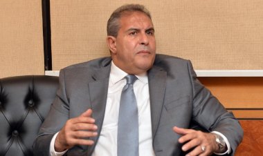 مرتضى منصور يعزي طاهر أبوزيد في وفاة زوجته