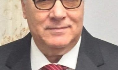 كلية الآداب ببنها تنعى الدكتور السيد فضل 