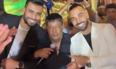 «لعبية عديمة المسئولية».. رباعي الأهلي يشعل غضب جماهيره برقصه مع عبد الباسط حمودة