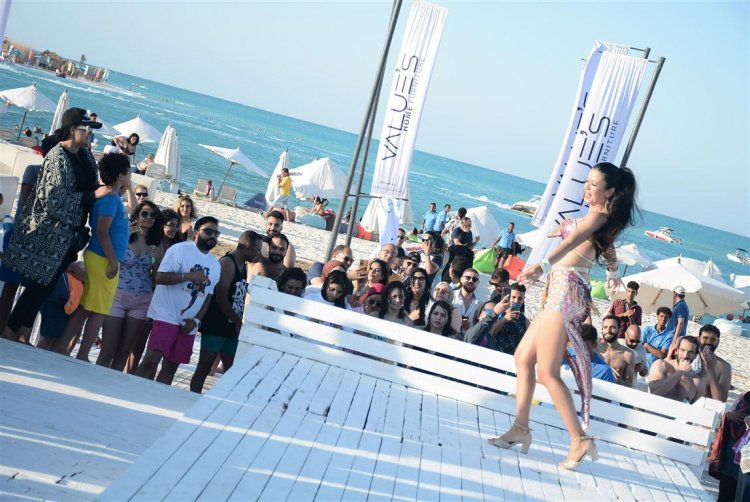 بالصور.. ماريا تتألق في حفل «White Beach»