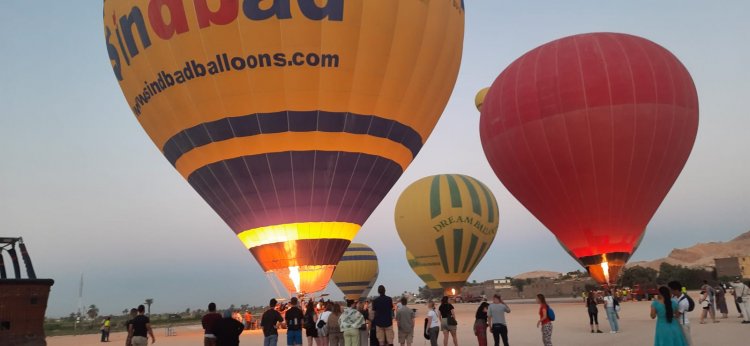 رحلات البالون الطائر تستأنف نشاطها في الأقصر بعد توقف يومين