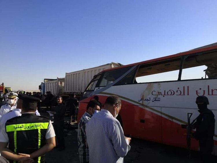 حبس قائد أتوبيس الحصان الذهبي لتسببه في حادث تصادم بالمنيا.. والتحقيقات تؤكد: «شارب مخدرات»