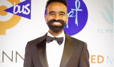 محمود الليثي يحتفل بحصوله على الإقامة الذهبية في دبي