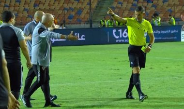 سبب حصول فيريرا وتاكيس على البطاقة الصفراء