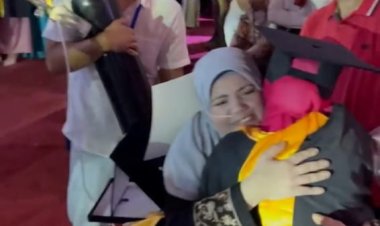 رغم مرضها.. أم تحضر حفلة تخرج ابنتها بأنبوبة أكسجين بالمنوفية