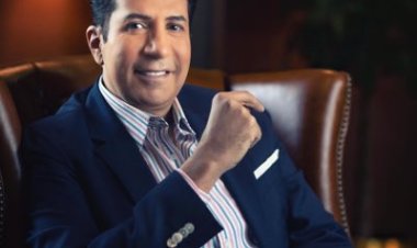 هاني رمزي: «غبي منه فيه» الفيلم الأقرب لقلبي.. وعادل إمام حضر تصويره كاملا