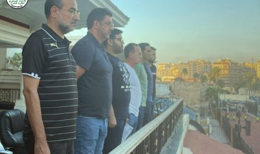 فيتوريا وجهاز المنتخب يحضرون مباراة سموحة وسيراميكا كليوباترا 