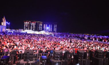 بالصور| حشود الجماهير تتدفق على حفل الهضبة في أرينا العلمين الجديدة