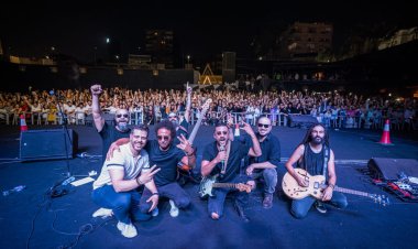 بالصور| «أوتوستراد الأردنية» تحيي حفلا كامل العدد على مسرح الزمالك
