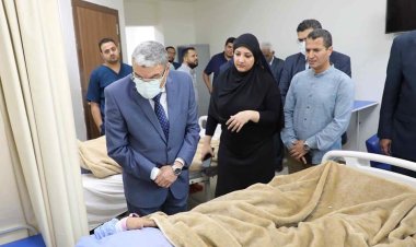 محافظ المنيا يتابع الحالة العامة لمصابي حادث تصادم سيارتين بمستشفي سمالوط التخصصي