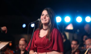 أم كلثوم وبليغ حمدي.. تألق من جديد على المسرح الروماني