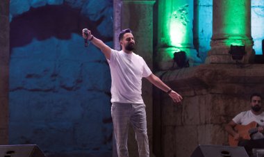 بالصور.. طوني قطان يتألق في جرش ويعود لأمريكا ليكمل جولته الفنية