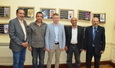 في تجربة فريدة  نجاح معرض شخصيات ورموز بالروسي