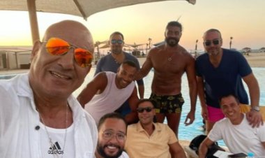 محمد لطفي يستمتع بإجازته الصيفية مع أحلى ناس