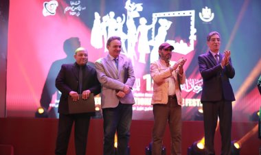 بالصور| وزيرة الثقافة تسلم جوائز الدورة الـ 15 من القومي للمسرح