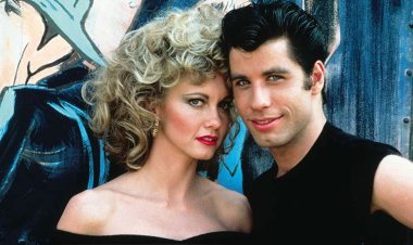 وفاة أوليفيا نيوتن جون بطلة فيلم «Grease» أمام جون ترافولتا بعد صراع مع السرطان