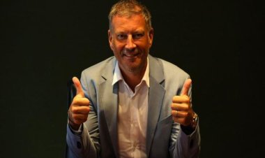 اتحاد الكرة ورابطة الأندية يجتمعان مع لجنة الحكام برئاسة كلاتنبرج