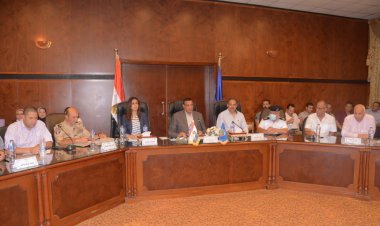 محافظ البحيرة يعقد اجتماعًا موسعًا لتطبيق توجيهات رئيس الوزراء