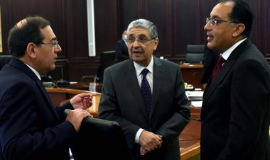 رئيس الوزراء يؤكد على ضرورة  تطبيق الإجراءات الخاصة بترشيد استهلاك الكهرباء