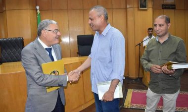 محافظ المنيا يسلم 53 عقدا جديدا لتقنين أوضاع أراضي أملاك الدولة