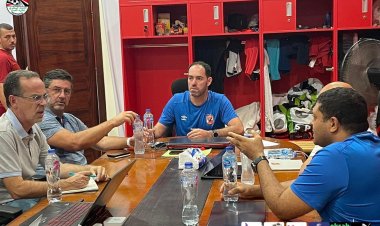 بالصور| «فيتوريا» يزور النادي الأهلي ويجتمع بالبرتغالي سواريش