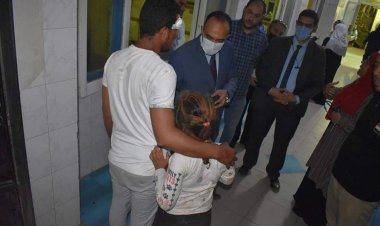 محافظ المنيا يتابع حالة المصابين في حادث انقلاب «ميكروباص»