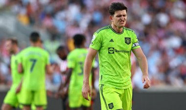 مانشستر يونايتد يواصل نتائجه المخيبة للأمال ويسقط أمام برينتفورد برباعية