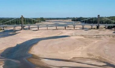 «تغيرالمناخ» يتتسبب في  وقف جريان نهر في فرنسا