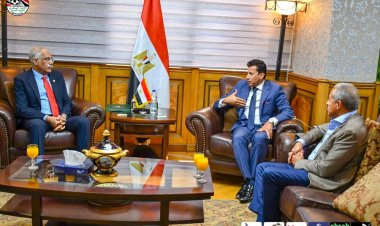جمال علام ونائبه يزوران وزير الشباب لتهنئته للاستمرار بمنصبه