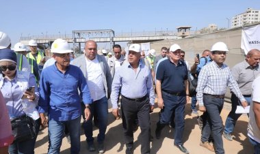 وزير النقل «مازحا»: منذ تطبيق «الفار» لم يحصل الأهلي على بطولة | فيديو