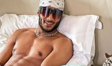 محمد رمضان ينفى علاقته بفيديو «الشذوذ» : «أركب فيرارى وما أركبش لامؤاخذة .....»